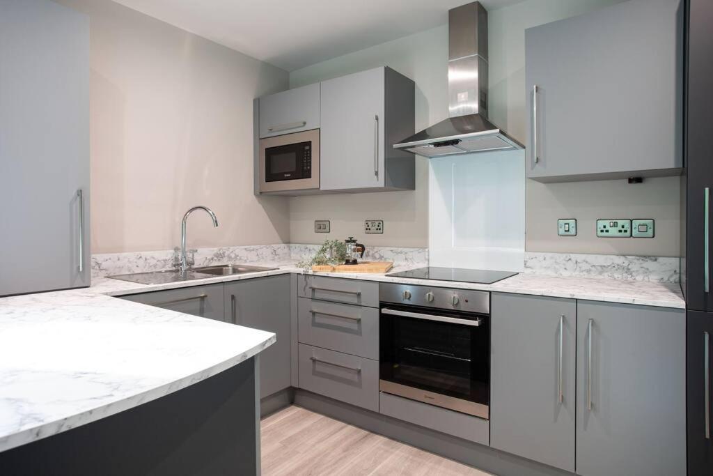 Modern 2Br With Balcony Next To The City Airport Bhd - Free Parking Belfast Kültér fotó