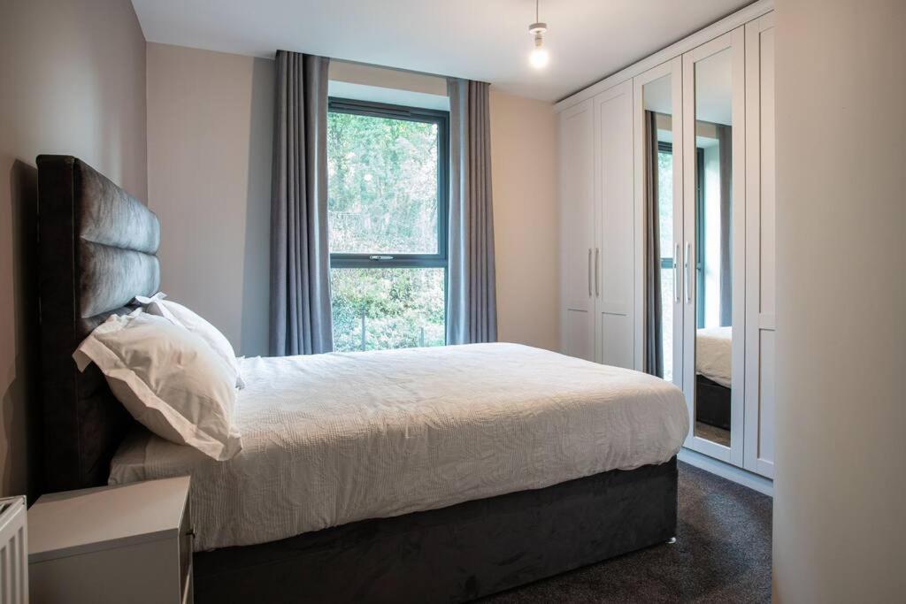 Modern 2Br With Balcony Next To The City Airport Bhd - Free Parking Belfast Kültér fotó